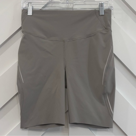 Lululemon Base Pace High Rise Reflective Shorts 8" In Gull Grey Size 8 - Picture 3 of 5